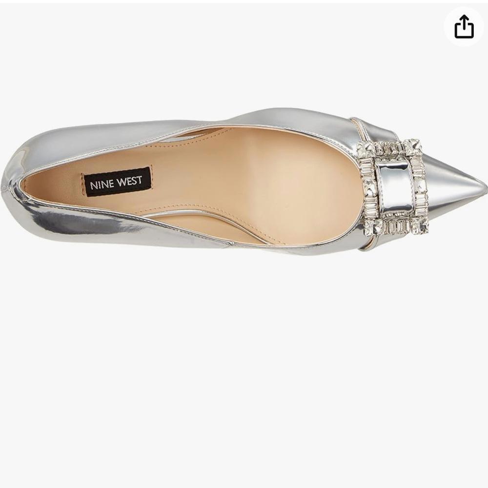 Nine West Silver Flats 6.5